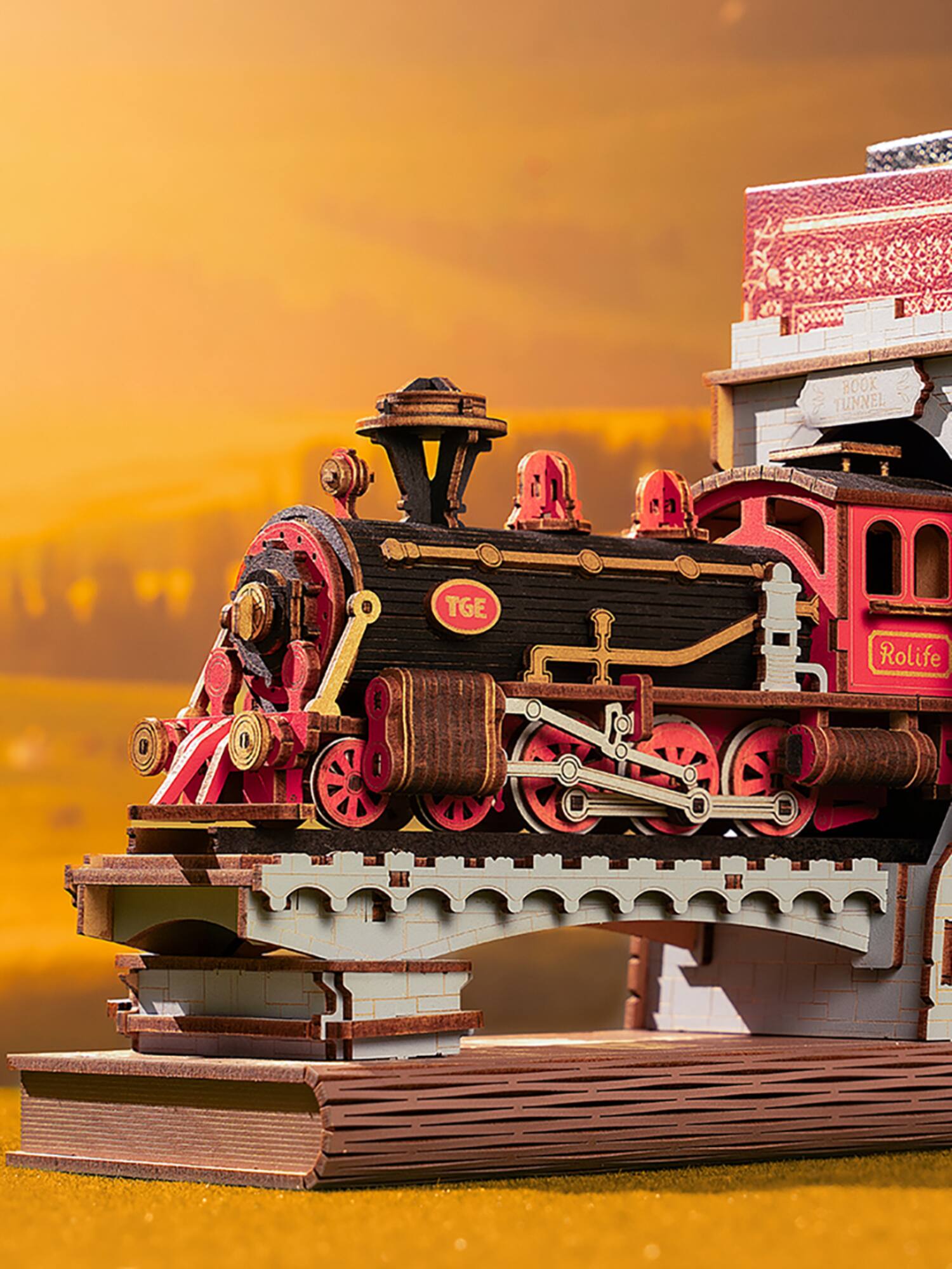 Rolife® Wonderland Century Train Book Nook Kit